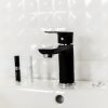 Zdjęcie Bateria umywalkowa stojąca z korkiem Laveo Raila czarny/chrom BLL_722D